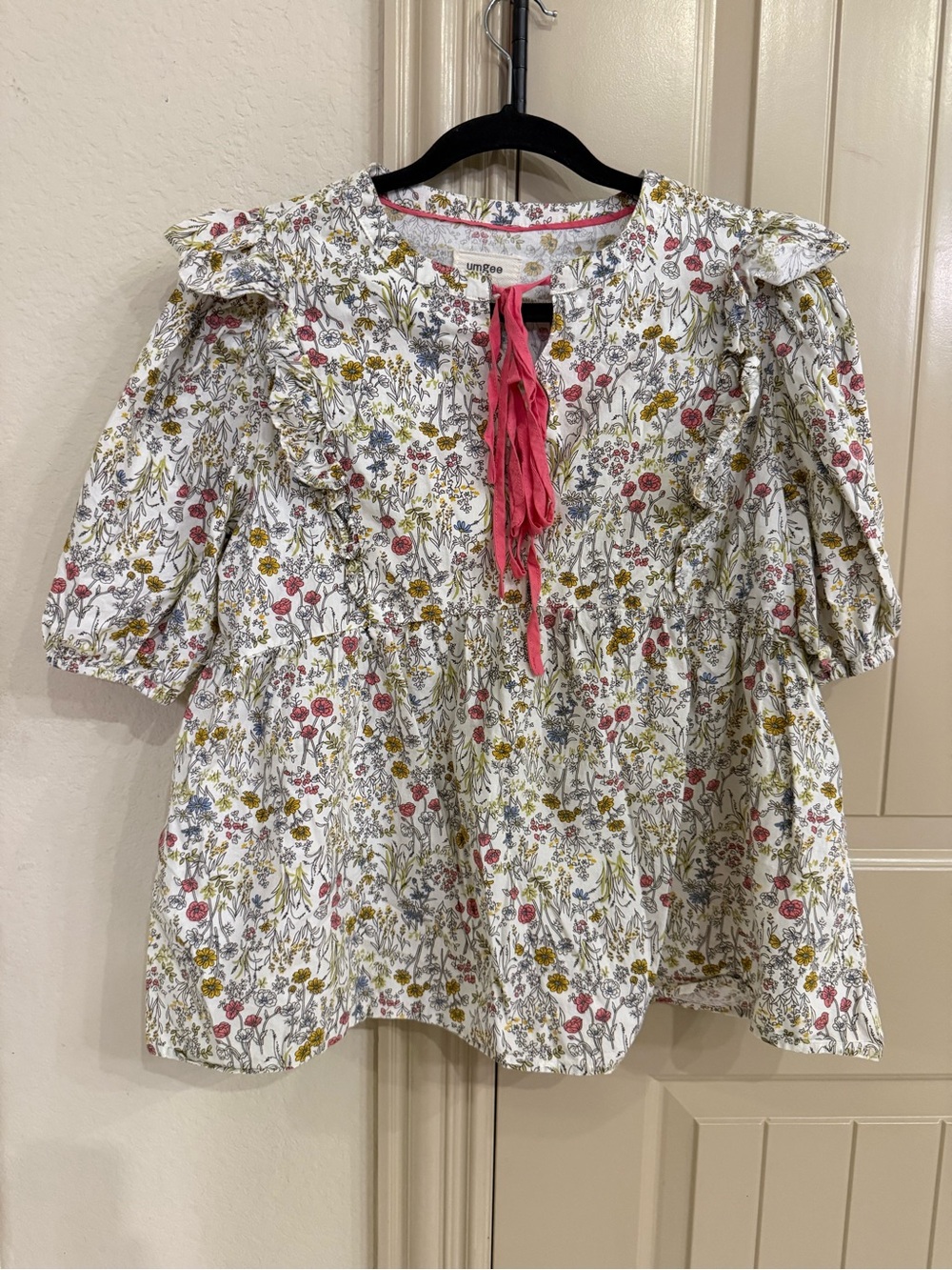 Umgee White Floral Ruffle Peasant Top with Pink Tie size Medium